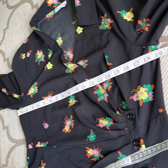 ASOS DESIGN ruched front button up wrap shirt midi dress in black floral print - Picture 12 of 16